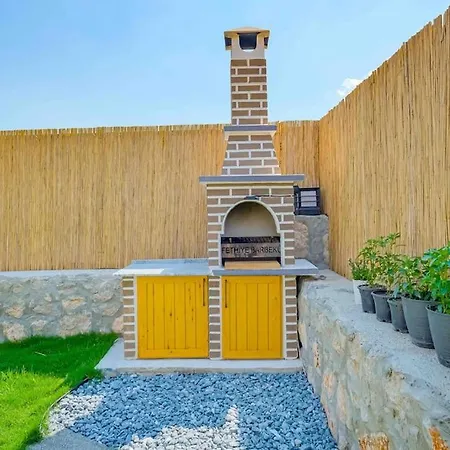 Villa Villa Lavinda *